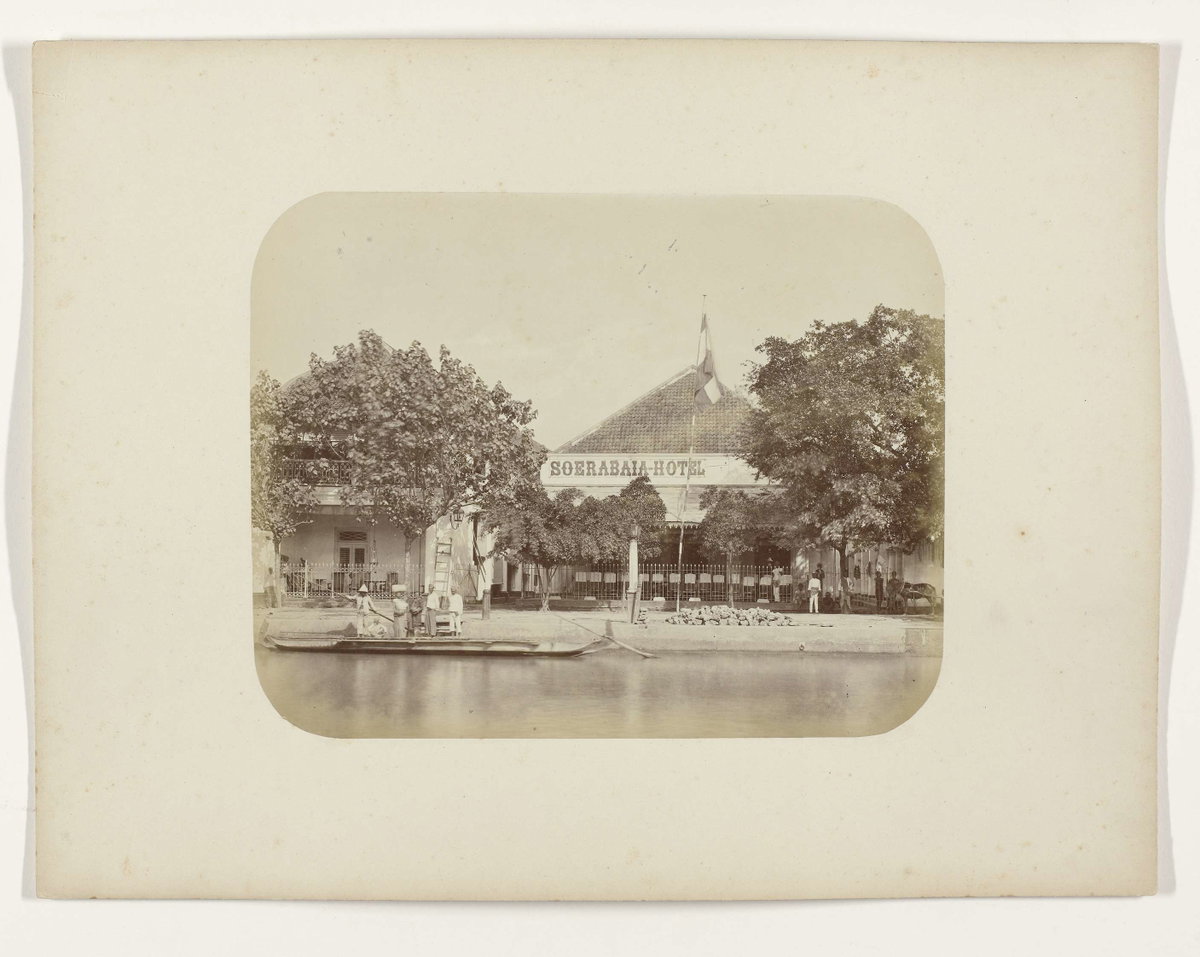 EU: Het Surabaya-hotel (1880), Surabaya, Indonesia, 1880