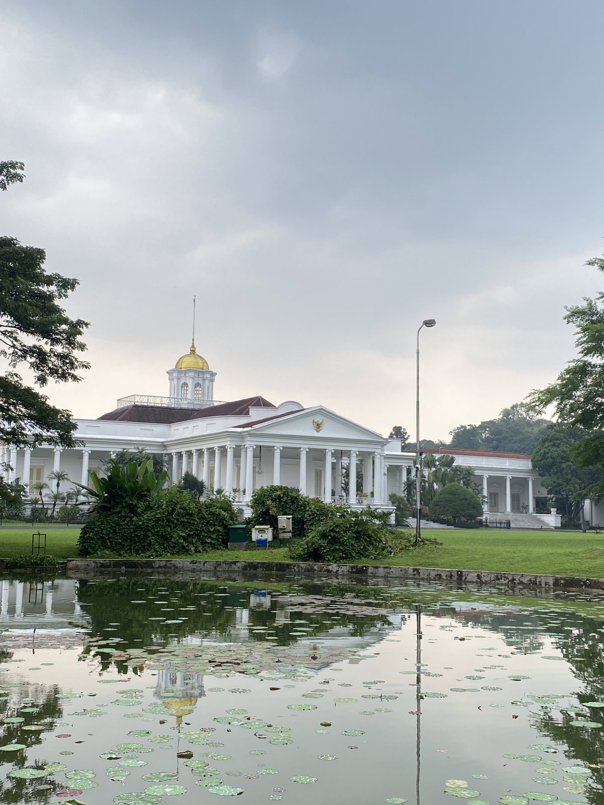 Istana Kebun Raya bogor setelah hujan, Bogor, Indonesia, 2024