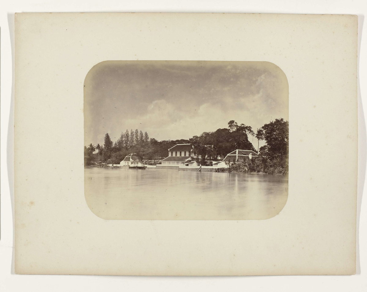 EU: Het residentiehuis in Surabaya (1880), Surabaya, Indonesia, 1880