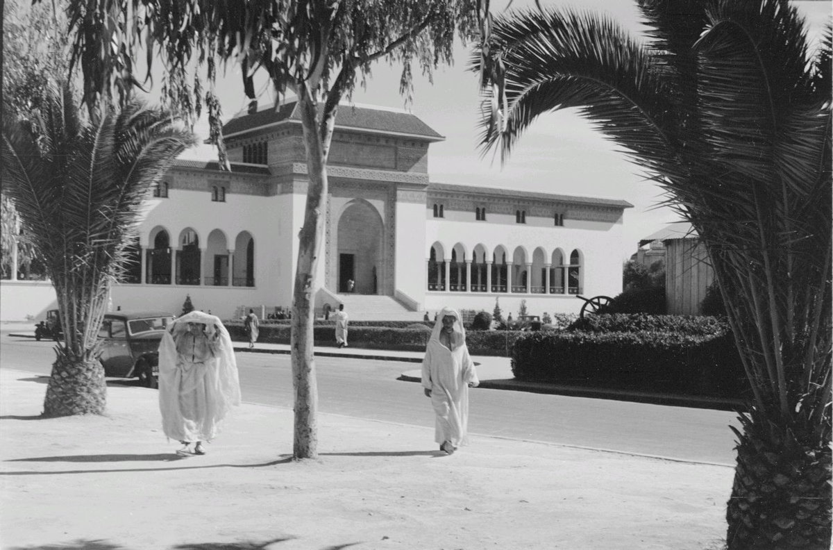 EU: Reisefotos Marokko. Casablanca, Place Mohammed V. Palais de Justice (1922; J. Marrast) (1939), Casablanca, Morocco, 1939