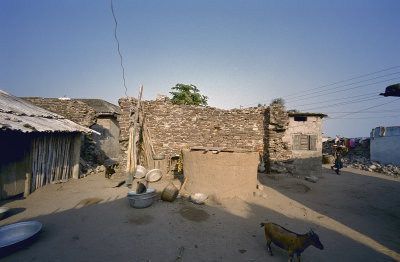 EU: Krotwoning met steenoven, Sekondi-Takoradi, 2000