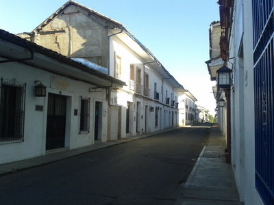 Calle silenciosa en centro histórico de Popayán, Popayán, 2015