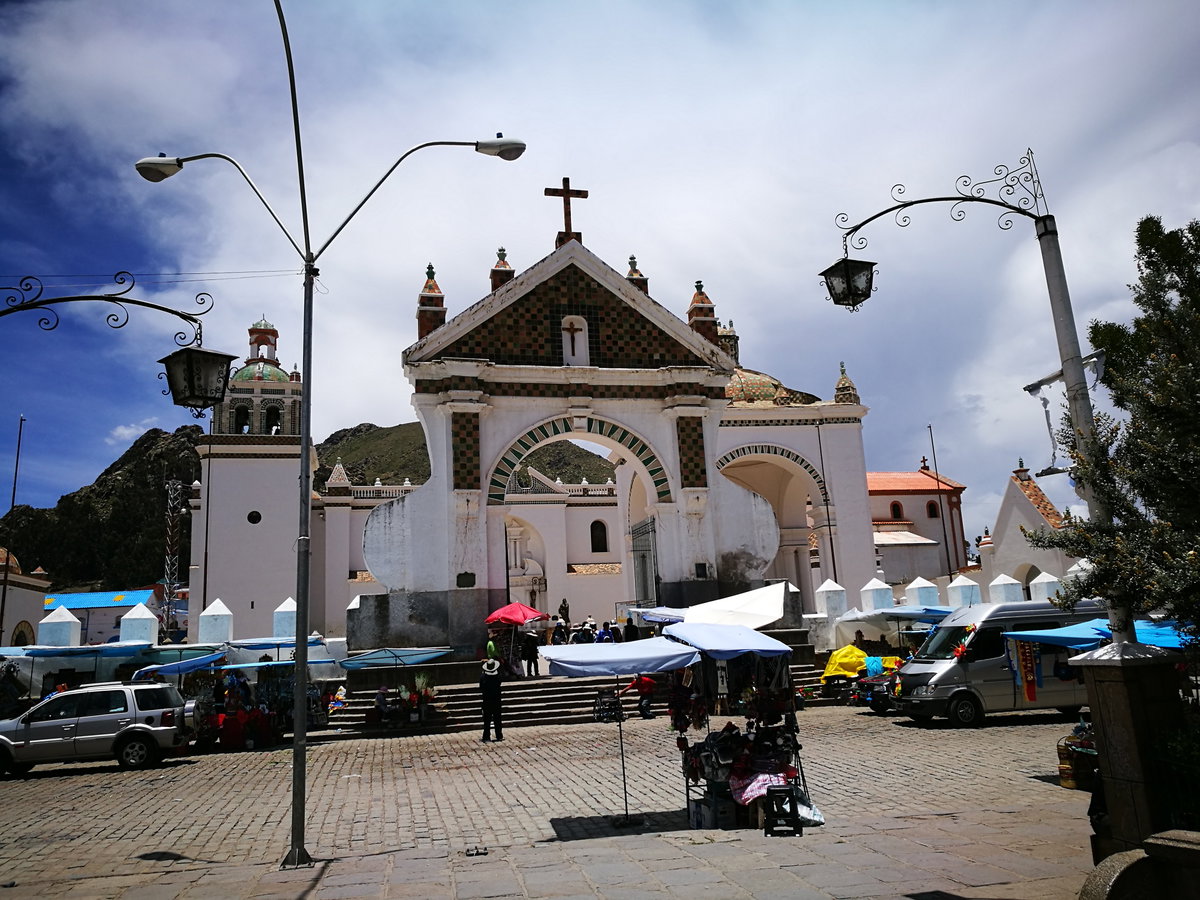 Basilica de Copacabana des de la plaça 2, Copacabana, Bolivia, 2017