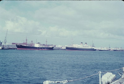 EU: Wereldreis 1960 van Smaldeel 5. Enkele binnenliggende koopvaardijschepen. (1960), Fremantle, 1960