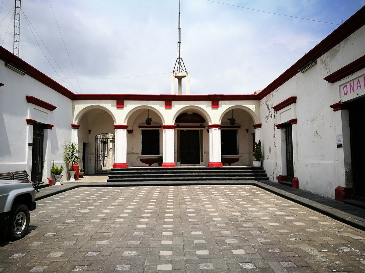 Arcades del pati de la Prefectura de policia de Peru d'Arequipa, Arequipa, Peru, 2017