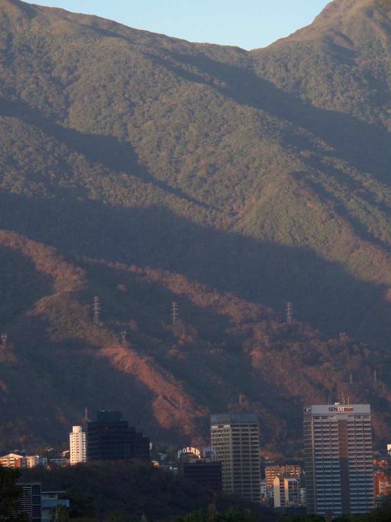 Paseo Los Proceres in 2013 — El Avila y Plaza Venezuela