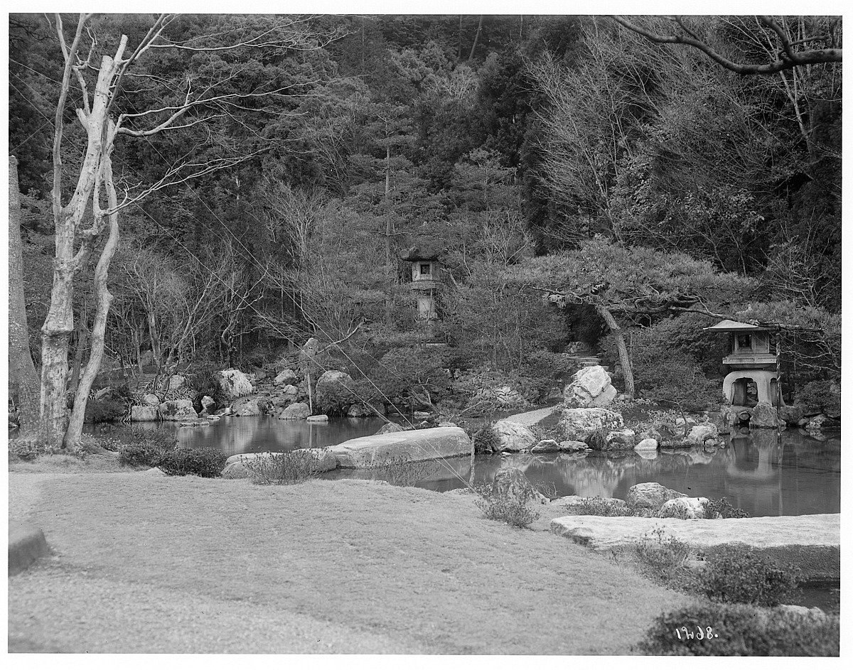 EU: Kyoto. Garden with pond and stone lantern (1913 [2]), Kyoto, Japan, 1913