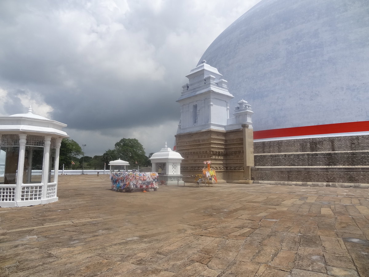 Ruwanwelisaya Stupa 13, Anuradhapura, Sri Lanka, 2013