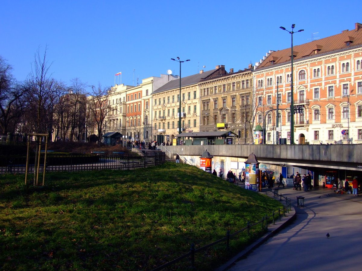 Krakov, Stare Miasto, Planty, podchod a ulice, Kraków, Poland, 2008
