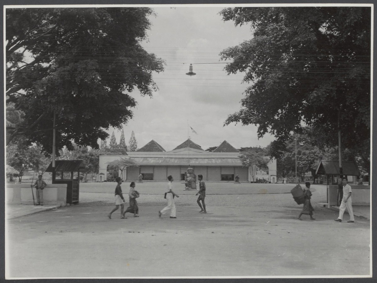 EU: Djocja. Het paleis van Soekarno (1948), Yogyakarta, Indonesia, 1948