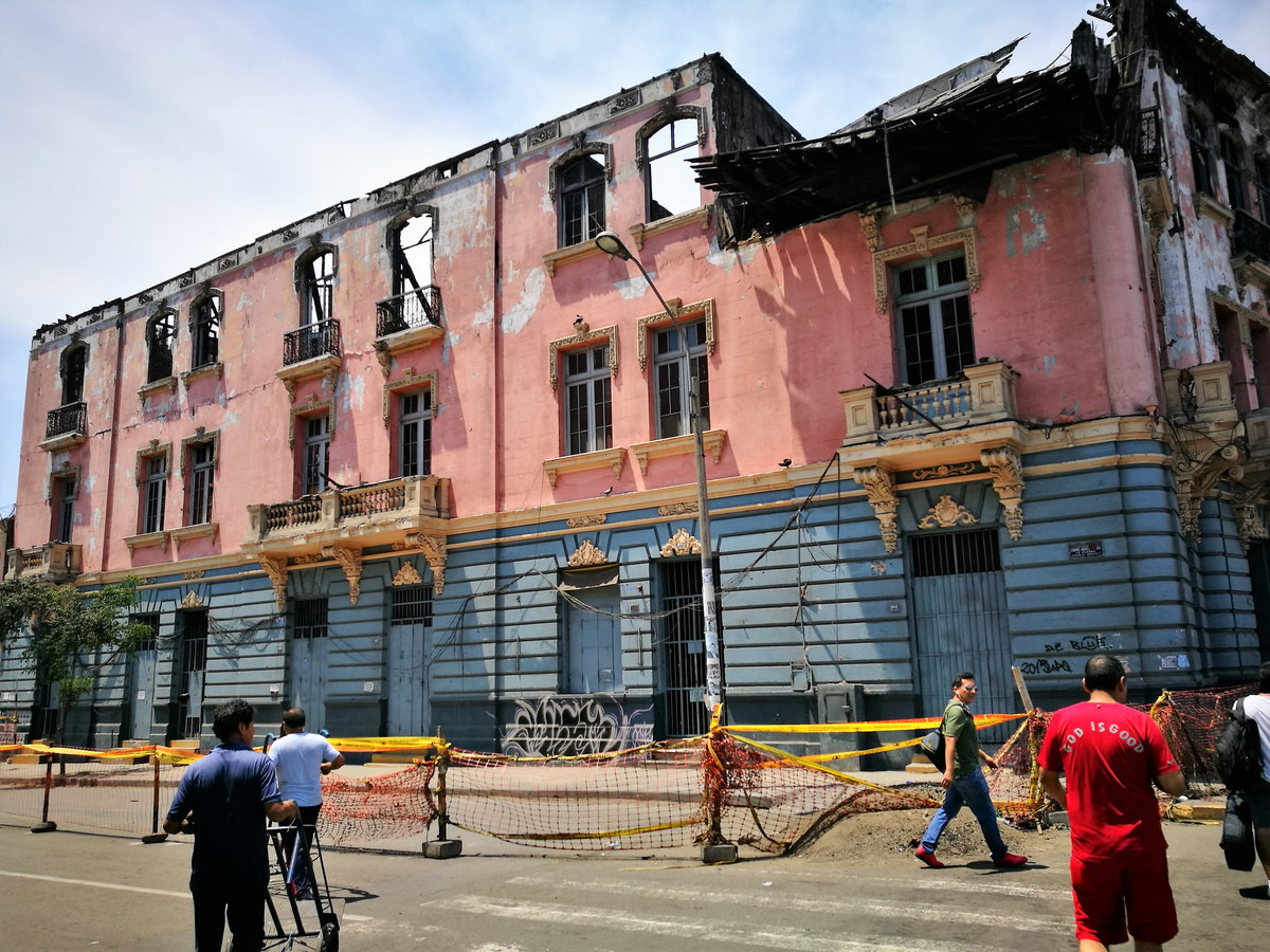 Edifici cremat de la Plaza Dos de Mayo de Lima 02, Lima, Peru, 2017