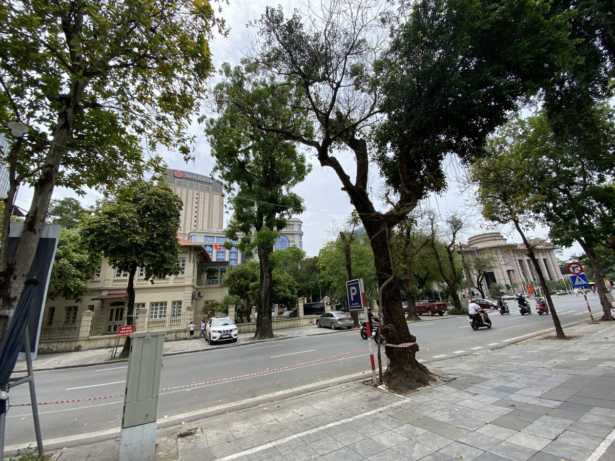 Lý Thái Tổ Street, Hanoi 03, Hanoi, Vietnam, 2022