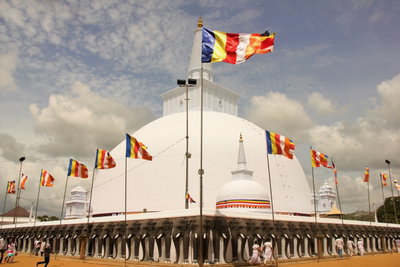 Ruwanwelisaya side view, Anuradhapura, 2017