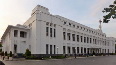 Gedung Cerutu, Surabaya — photos through time
