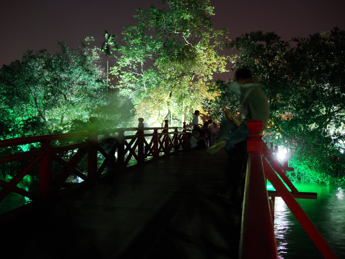 Lascar The Huc Bridge - Hoan Kiem Lake, Hanoi, Vietnam, 2008