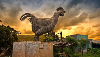 Flickr - Shinrya - Giant Chicken, Da Lat, 2011