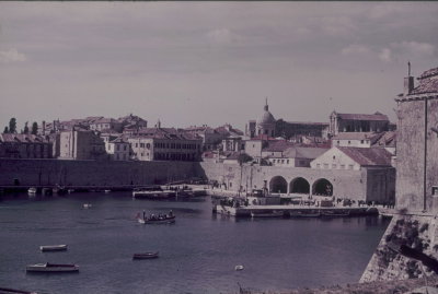 EU: Travel photos Croatia. Dubrovnik. View across the harbor to the Old Town (1939), Dubrovnik, 1939