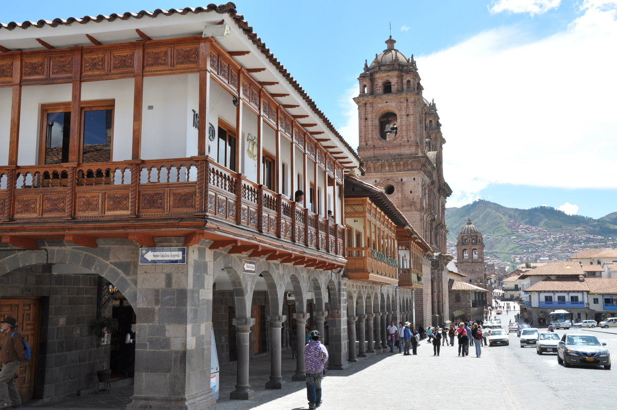 Lascar Imposing construction and the Iglesia de la Compañía de Jesús (Cuzco), Cusco, Peru, 2009