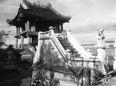 One Pillar Pagoda, Hanoi — photos through time