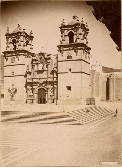 N° 303. Puno, Fachada de la Catedral, Puno, 1900
