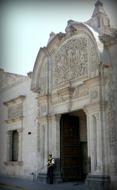 Calle San Francisco, Arequipa, Arequipa — photos through time