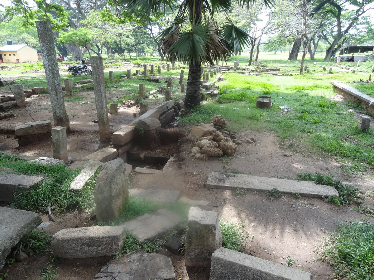 Swarnamali Mawatha, Anuradhapura, Sri Lanka, 2013