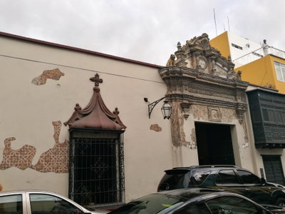 Façana d'edifici del jirón Independencia de Trujillo02, Trujillo, 2017