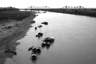 Cầu Long Biên, Hanoi — photos through time