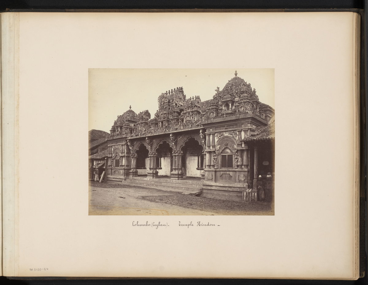 Exterieur van een Hindoetempel in Colombo op Brits Ceylon, Colombo, Sri Lanka, 1880
