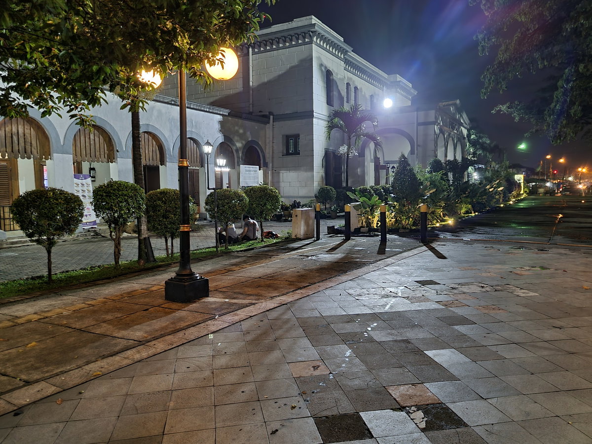 Gedung Timur Stasiun Bogor Malam, Bogor, Indonesia, 2022