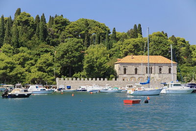 Karaka Dubrovnik, Dubrovnik — photos through time