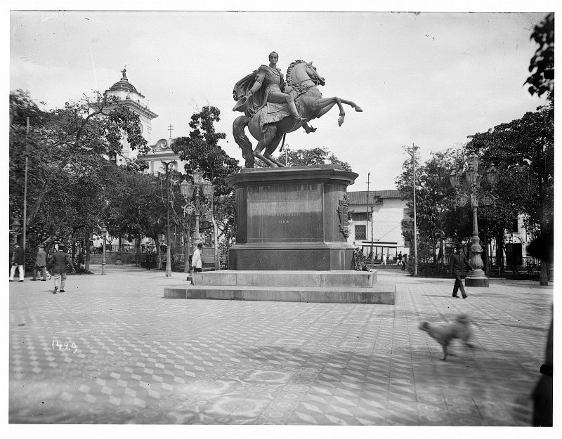 Paseo Los Proceres in 1915 — EU: Caracas (Venezuela). Altstadt. Bolivar-Platz (Plaza Bolívar de Caracas) (1915)