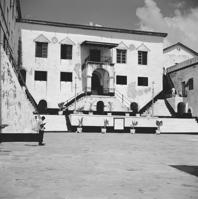 EU: Kasteel St. George, binnenplaats (1966), Elmina, 1966