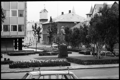 Reykjavík- Austurvöllur mit Parlament und Kirche - LABW - Staatsarchiv Freiburg W 134 Nr, Reykjavik, 1976