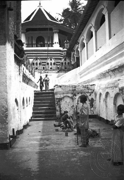 EU: Schody k chrámu (1925), Kandy, Sri Lanka, 1925