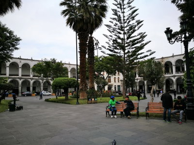 Jardins de la Plaza de Armas d'Arequipa, Arequipa, 2017