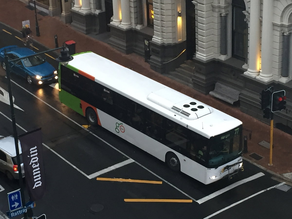Dunedin bus, New Zealand - Flickr - Simon sees, Dunedin, New Zealand, 2018