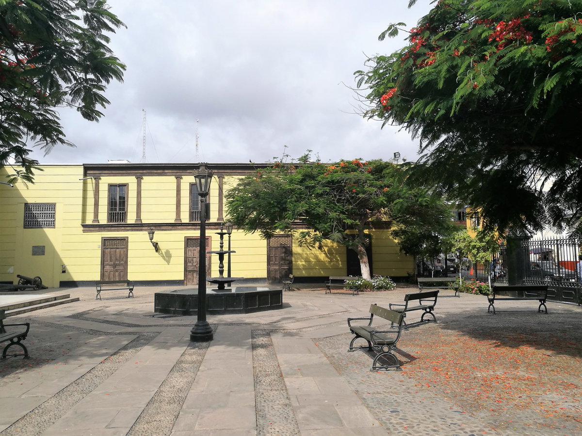 Placeta al Jirón Orbegoso de Trujillo, Trujillo, Peru, 2017