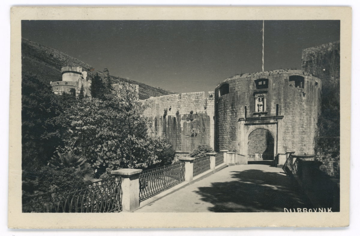 EU: Dubrovnik - Pile city gate (1950), Dubrovnik, Croatia, 1950