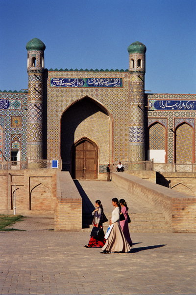 Khonakhan Mosque, Margilan (496142), Kokand — photos through time