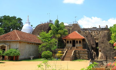 Isurumuniya Rock Temple, Anuradhapura — photos through time