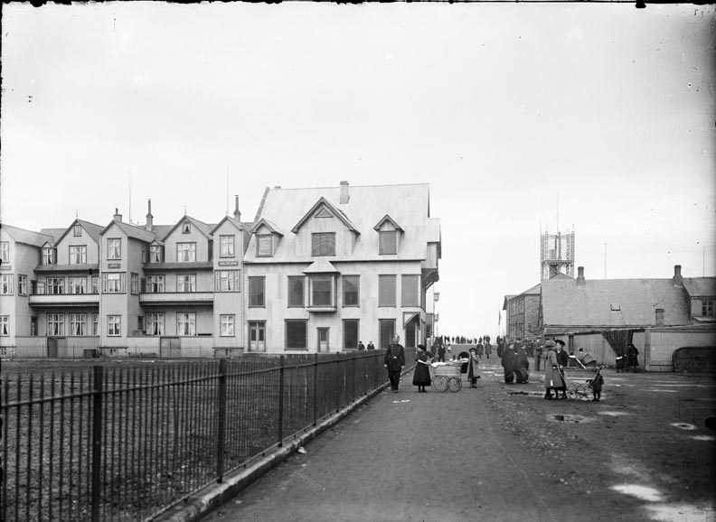 Reykjavik center in 1911 — Pósthússtræti and Austurvöllur, Reykjavík