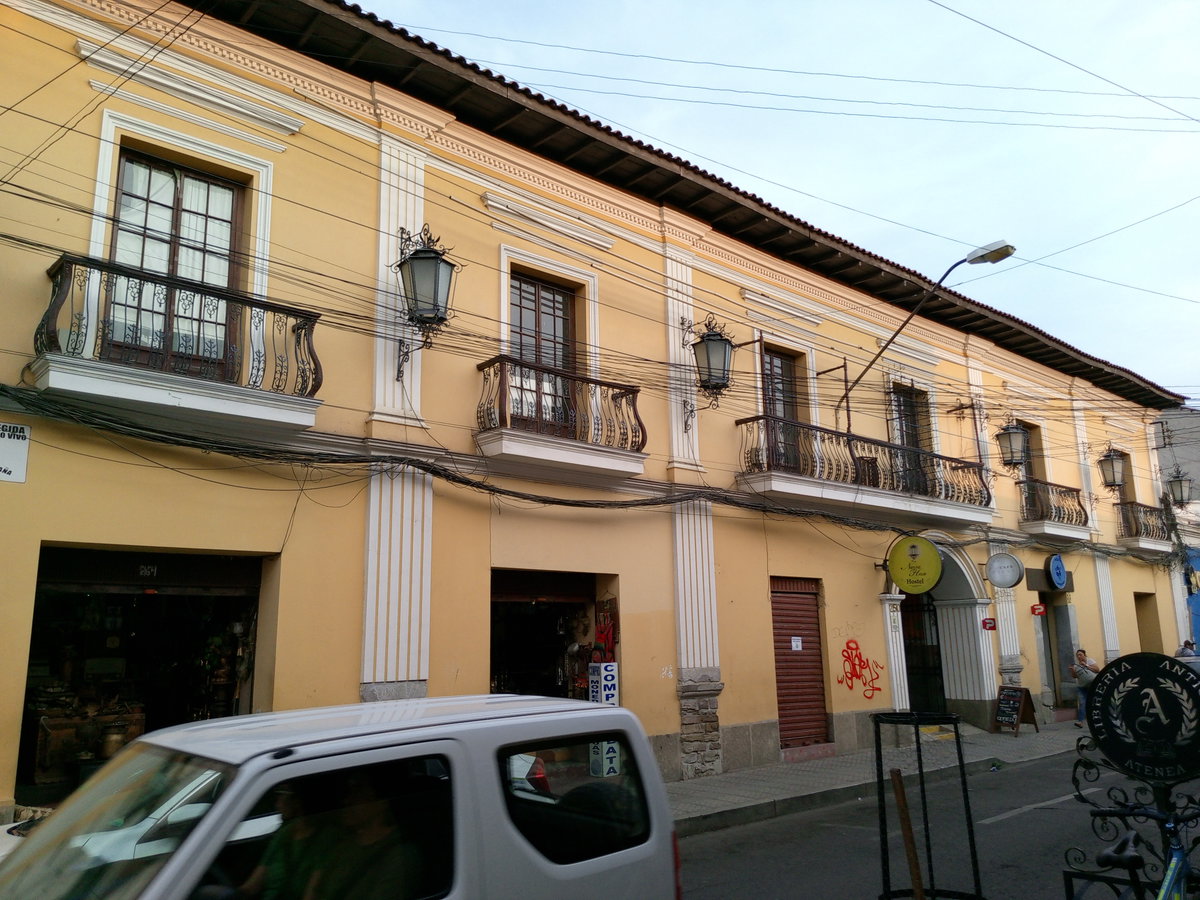 Fachada de la Vivienda calle España - Ñaupa House Hostal, Cochabamba, Bolivia, 2023