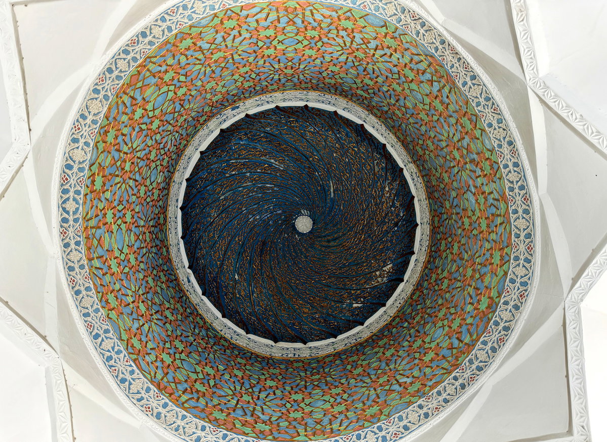 Modarixon maqbarasi. Gumbazning ichki koʻrinishi, Kokand, Uzbekistan, 2024