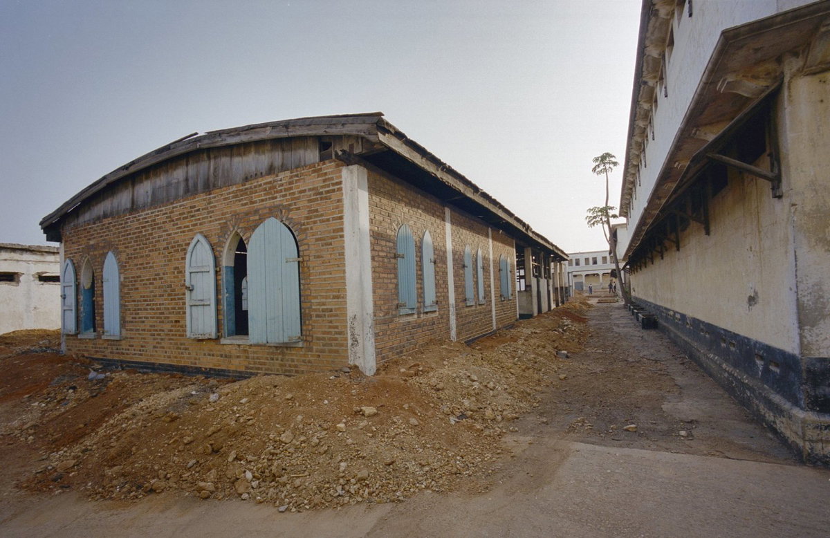 EU: Overzicht kerk (2000), Accra, Ghana, 2000