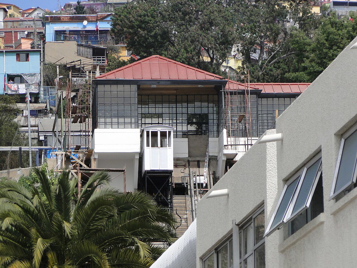 Ascensor Hospital Van Buren, Valparaíso, Chile, 2012