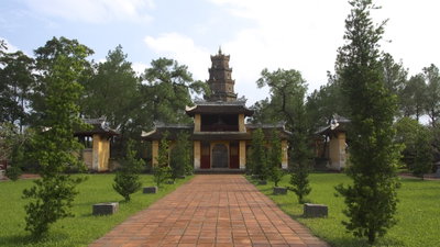 Exit gate of Thiên Mụ Pagoda, Hue — photos through time