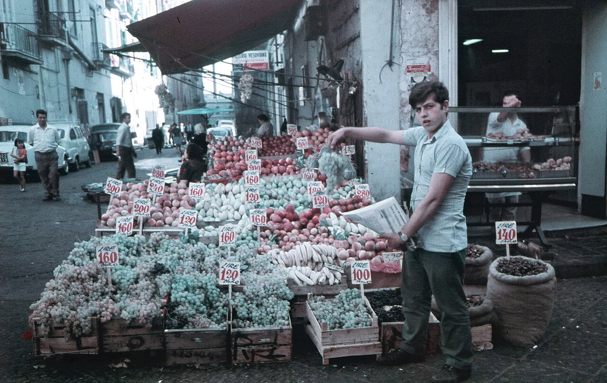 Naples 1970, Via Cesare Carmignano, greengrocer Fortepan, Naples, Italy, 1970