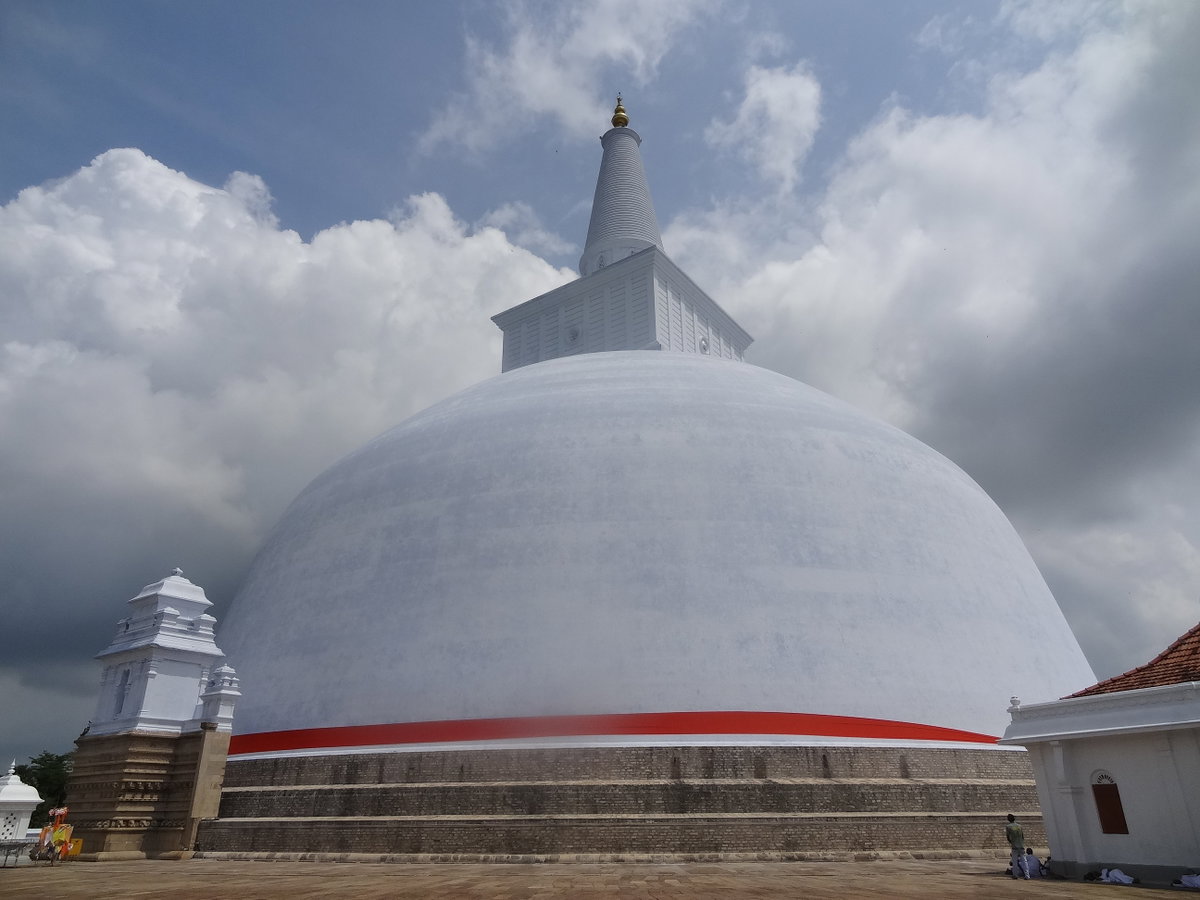 Ruwanwelisaya Stupa 11, Anuradhapura, Sri Lanka, 2013