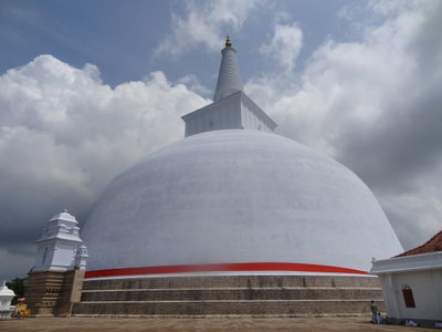 Ruwanwelisaya Stupa 11, Anuradhapura, 2013